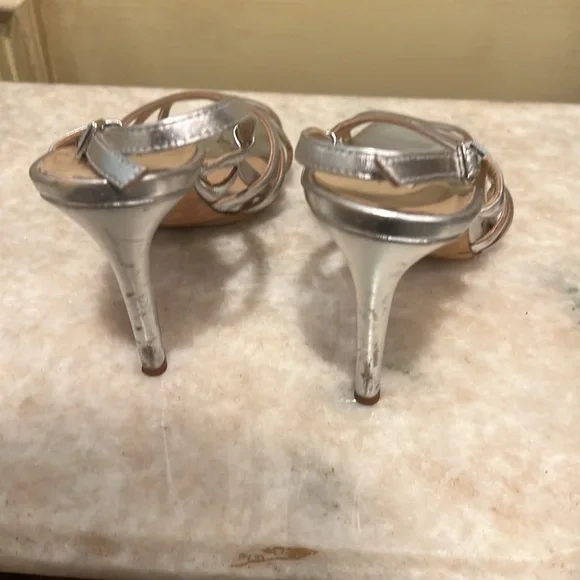 Diane von Furstenberg Silver Heels Size 7.5